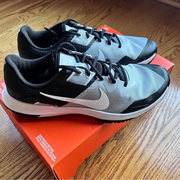 Nike Mens Varsity Compete TR 3 Sneakers size 11.5 style CJ0813 003 - Picture 3 of 17